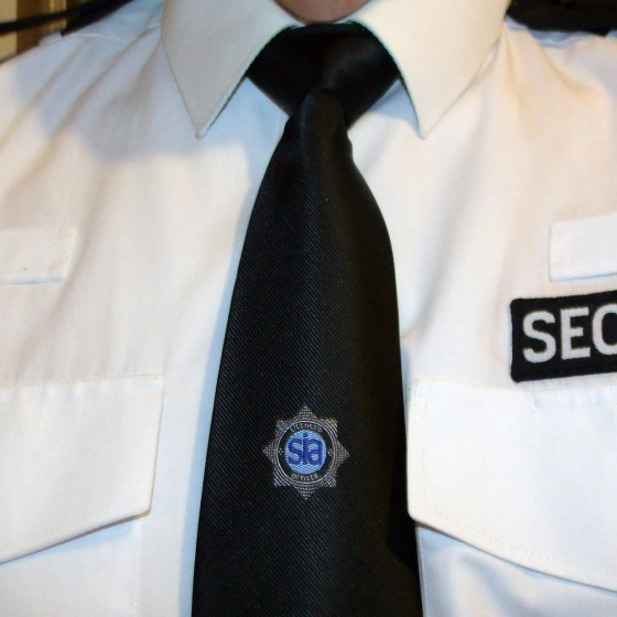 SIA LICENSED SECURITY OFFICER METAL CAP BADGE (HW222) Hire Witness